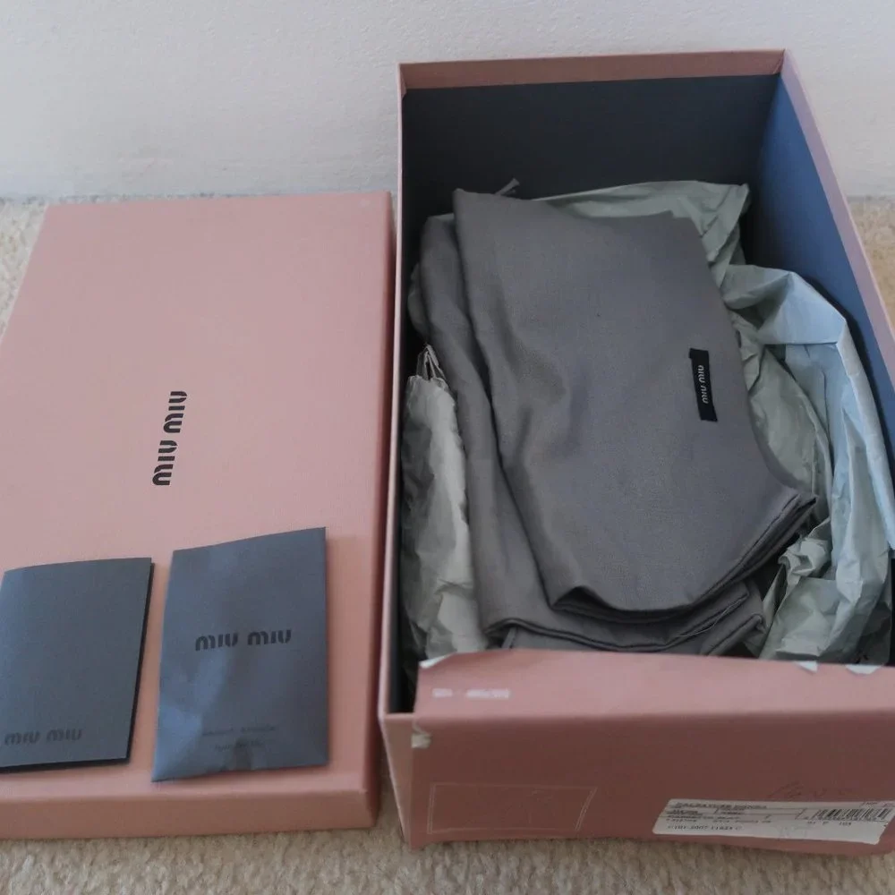 MIU MIU BLACK CALF LEATHER ROUND TOE PUMPS *Classic* WITH BOX - Picture 10 of 10